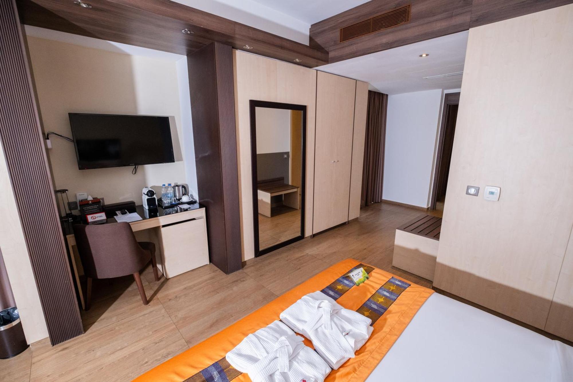 Azalai Hotel Abidjan Buitenkant foto